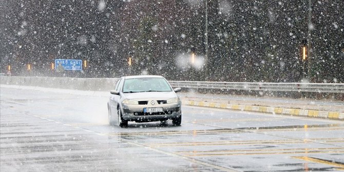 Bolu Dağı'nda kar yağışı başladı