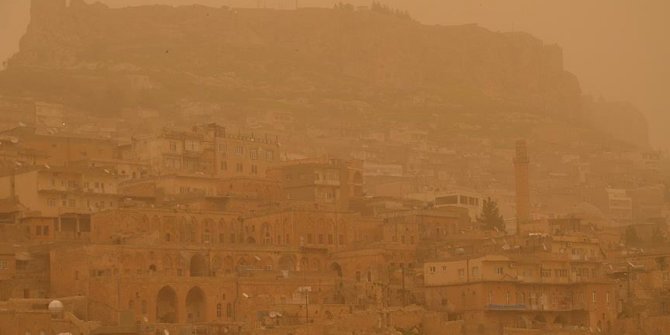 Güneydoğu Anadolu'da öğle saatlerinden itibaren 'toz taşınımı' bekleniyor