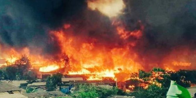 Bangladeş'te mülteci kampında acı bilanço: 15 ölü, 400 kişiden haber alınamıyor
