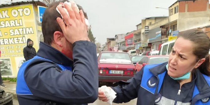 İzmir'de denetim sırasında saldırıya uğrayan 3 zabıta memuru hastaneye kaldırıldı