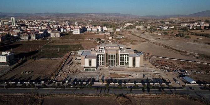 Tam teşeküllü devlet hastanesi büyük oranda tamamlandı