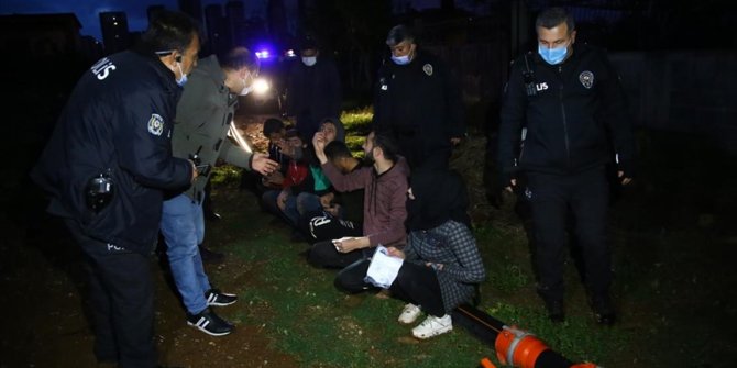 Adana’da polisten kaçmaya çalışan şüpheliler patates tarlasında yakalandı