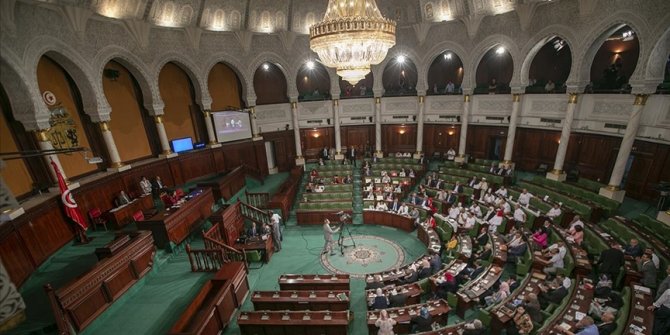 Tunuslu muhalif parti başkanı Abir Musi'ye üç gün parlamento genel kuruluna giriş yasağı getirildi
