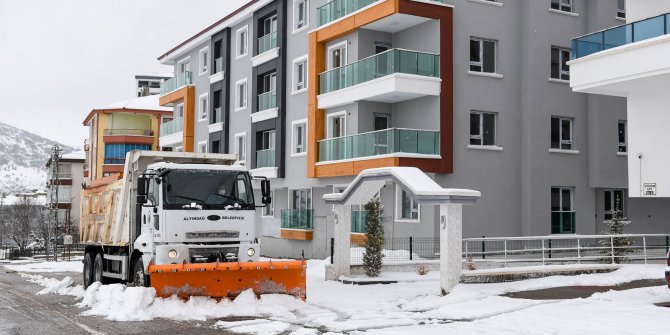 Altındağ'da kar, yollara engel olamadı