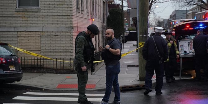 ABD'nin Atlanta şehrinde üzerindeki 5 silahla markete giren kişi korkuya neden oldu