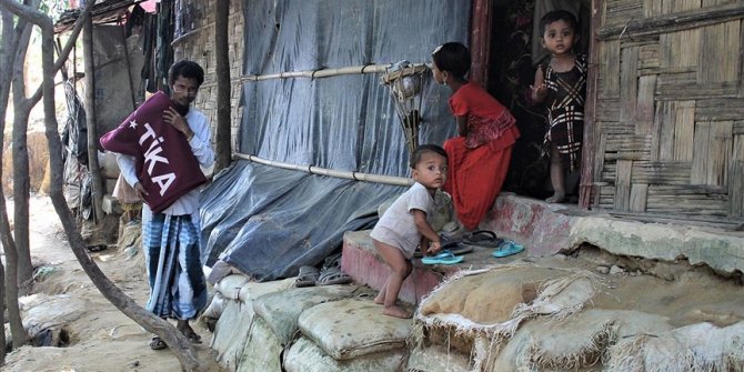 20 bin Arakanlı mülteciye sıcak yemek