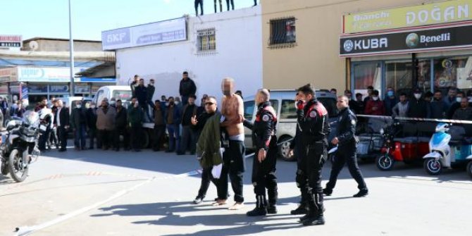 Jiletle kendilerine zarar verip, yakmakla tehdit eden iki kardeş gözaltına alındı