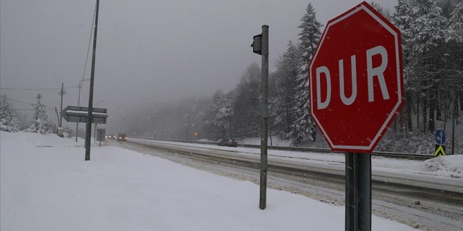 Bolu Dağı'nda kar, tipi ve sis etkili oluyor