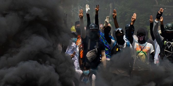 12 ülkenin savunma bakanları Myanmar güçlerinin göstericilere karşı 'ölümcül güç kullanımını' kınadı