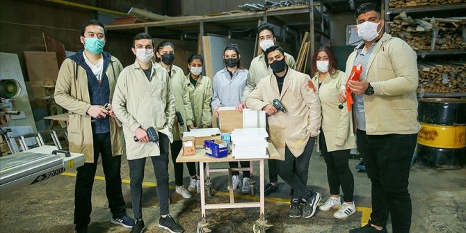 İzmir'de meslek liseleri 'can dostlar' için konforlu yuvalar üretiyor