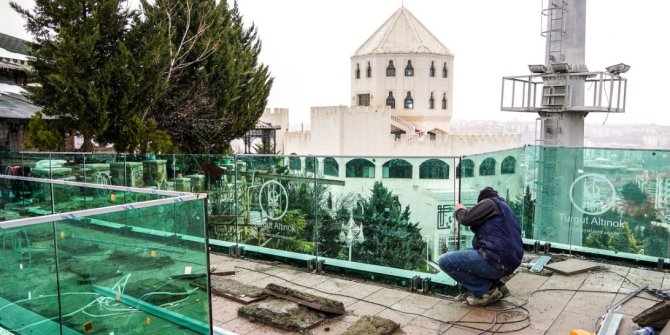 Panoramik asansör hizmete başlıyor