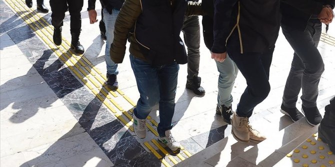 Komiser yardımcılığına geçiş sınavına ilişkin Ankara merkezli FETÖ soruşturmasında 54 şüpheli gözaltına alındı