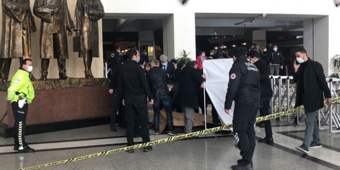 Bakırköy Adalet Sarayı'nda intihar girişimi
