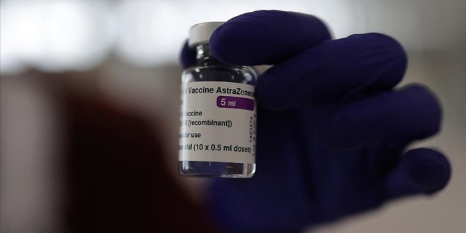 Almanya'da AstraZeneca aşısının 60 yaşın üstündeki kişilere uygulanması tavsiye edildi