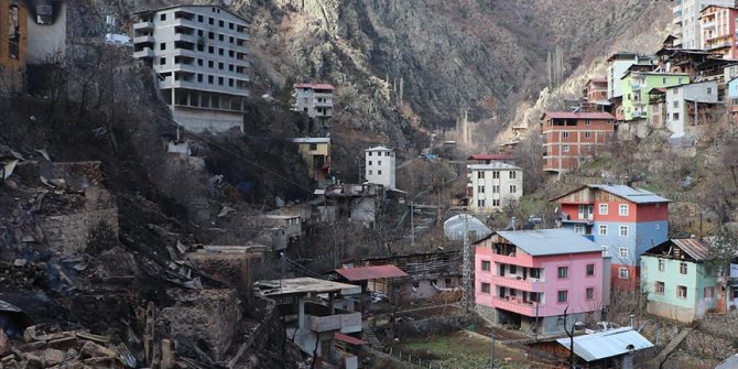 Artvin'in Dereiçi köyünde evleri yananlar için inşa edilecek konutların projesi hazırlandı