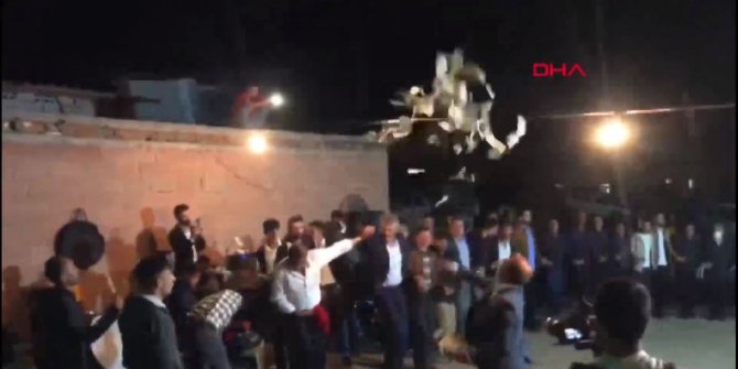 Diyarbakır'da kısıtlama saatinde mahalle düğünü kamerada