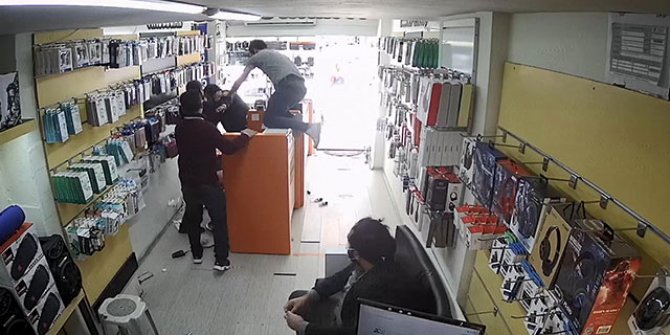 'Kardeşimizden boşan' diye 40 dakika dövüp, vücuduna kaynar su döktüler