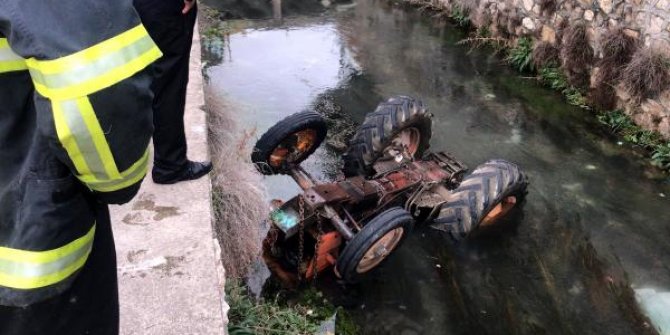 Traktörle kanala düştü, kalp masajıyla yaşama döndürüldü