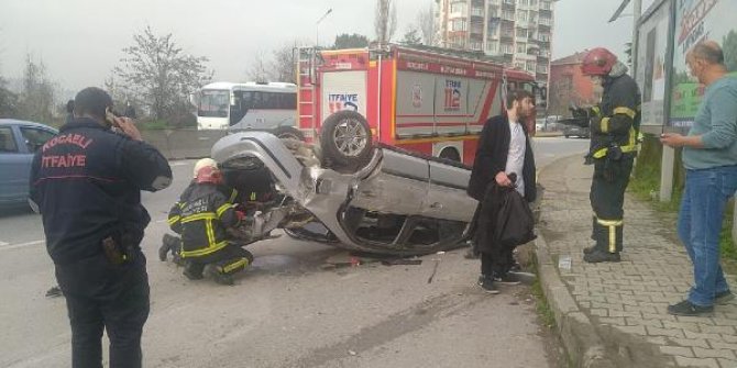 Kaldırıma çarpan otomobil takla attı: 5 yaralı