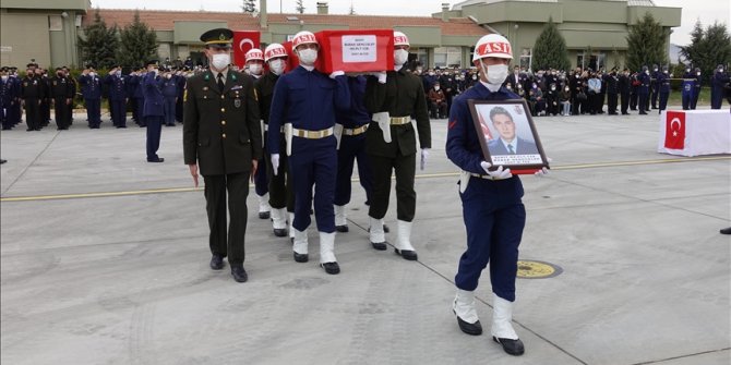 Konya'da Türk Yıldızları uçağının düşmesi sonucu şehit olan pilotun naaşı Trabzon'a uğurlandı