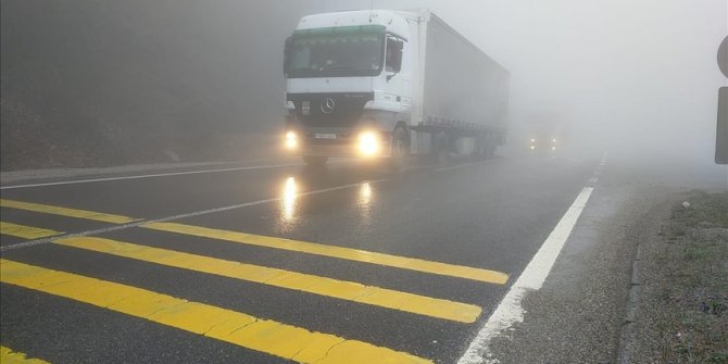 Bolu Dağı'nda sis etkili oluyor