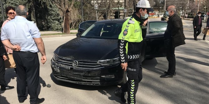İYİ Partili Yılmaz ve eşi TBMM yerleşkesindeki trafik kazasında yaralandı