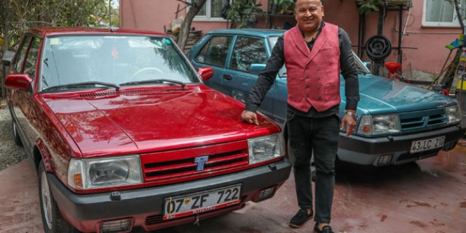 'Boyasına taş değer' diye iki otomobilini trafiğe çıkarmıyor