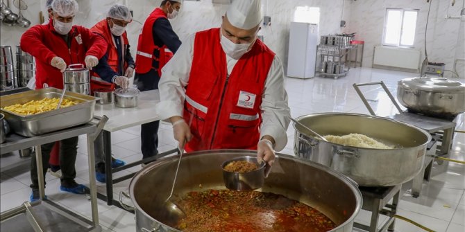 Türk Kızılayın kazanları ramazan ayında da ihtiyaç sahipleri için kaynayacak