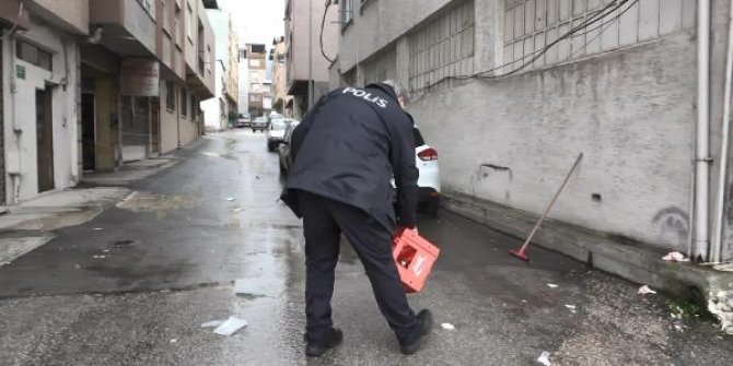 Tartıştığı kardeşini sokak ortasında bıçakladı, teslim oldu