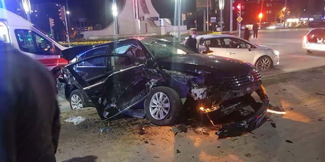 Elazığ'da kısıtlama saatinde zincirleme kaza: 5 yaralı