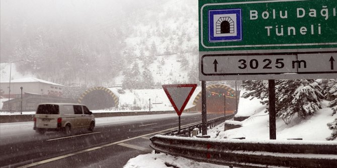 Bolu Dağı'nda kar kalınlığı 20 santimetreye ulaştı