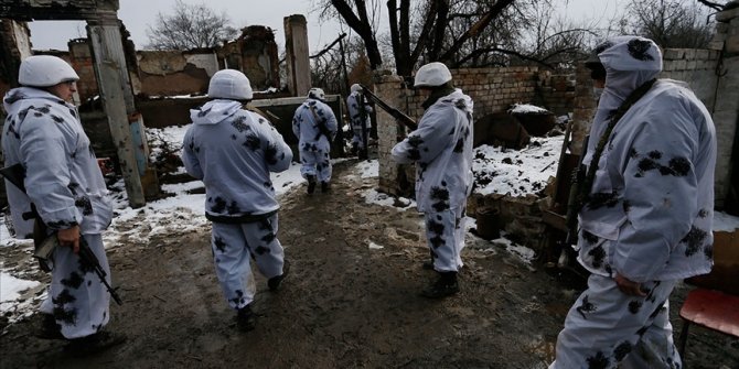 Ukrayna'nın Donbas bölgesinde Rusya yanlısı ayrılıkçıların saldırısında bir Ukrayna askeri öldü
