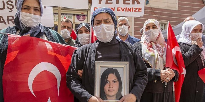 Diyarbakır annelerinin oturma eylemine katılan anne Altürk: Tıp öğrencisiydi, 4'üncü senesiydi. Kızımı istiyorum