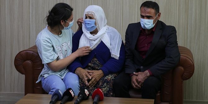 Mardin'de polisin ikna çalışması sonucu teslim olan terörist ailesiyle buluşturuldu