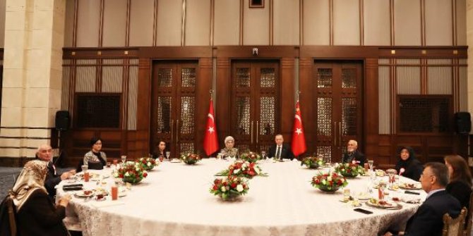 Erdoğan, şehit aileleriyle iftar yaptı