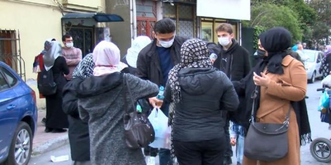 Oruç Baba Türbesi'nde salgına rağmen iftar kalabalığı