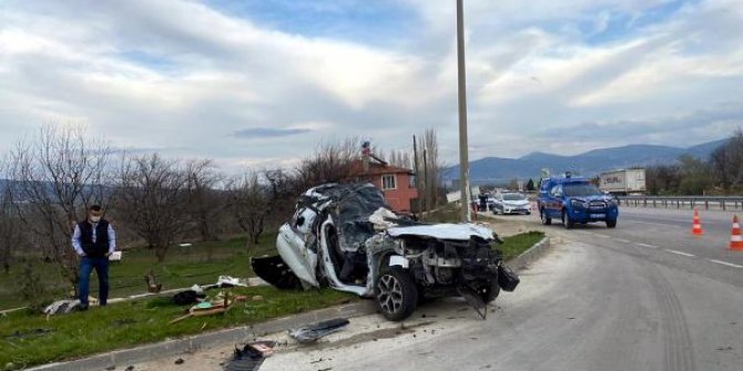 Acil tıp uzmanı doktor otomobiliyle takla attığı kazada öldü