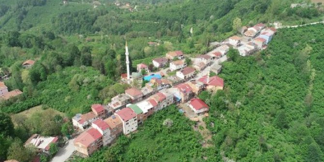 Bir adımda il değiştiriyorlar, bir dakika arayla 'oruç' açıyorlar