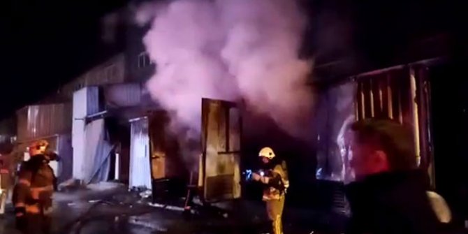 Mobilya fabrikasında çıkan yangın 1 saatte söndürüldü