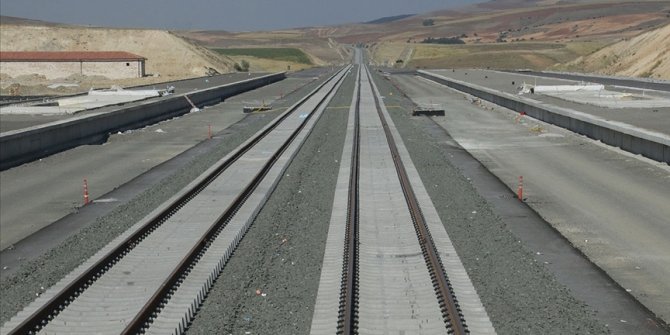Karayolları Genel Müdürlüğü bu yıl 59 kilometre otoyol, 361 kilometre bölünmüş yol yapacak