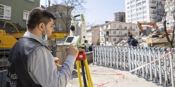Çökme riski bulunan Açelya Apartmanı'nın bulunduğu bölge 24 saat lazer tarayıcılarla izleniyor