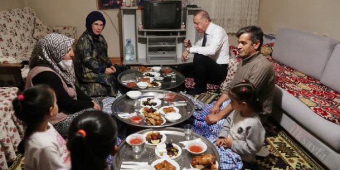 Cumhurbaşkanı Erdoğan, vatandaşın evinde iftara katıldı