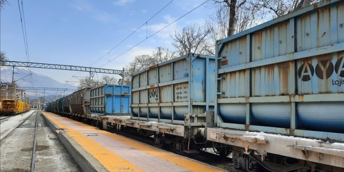 Adana'da tren kazası nedeniyle hasar gören raylar onarıldı, seferler yeniden başladı