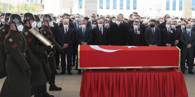 Eski başbakanlardan Yıldırım Akbulut son yolculuğuna uğurlanıyor