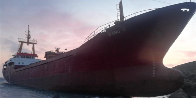 Çanakkale'de kargo gemisi karaya oturdu
