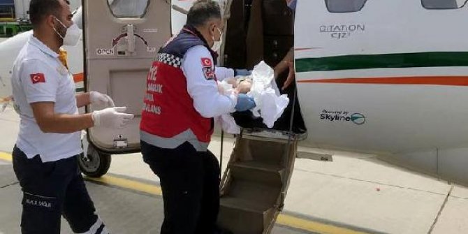 Kalp hastası iki bebek, ambulans uçakla sevk edildi