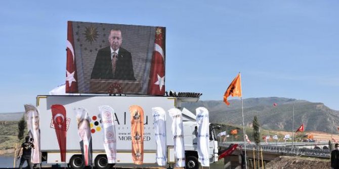 Erdoğan: Bizi engellemek isteyenlere cevabımızı ülkeye daha büyük eserler kazandırarak verdik