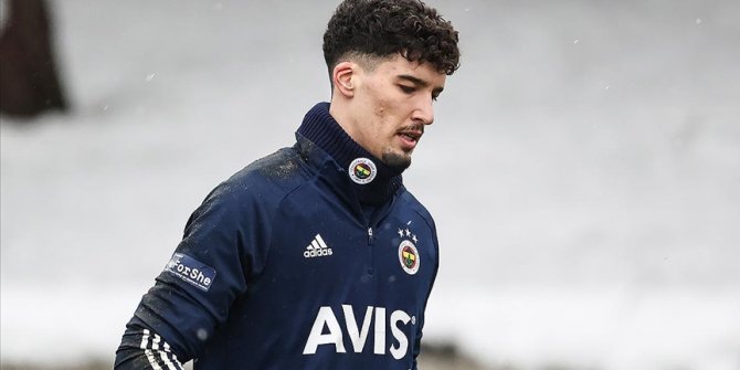 Fenerbahçe'de el bileğinde kırık saptanan kaleci Altay Bayındır, ameliyat edildi