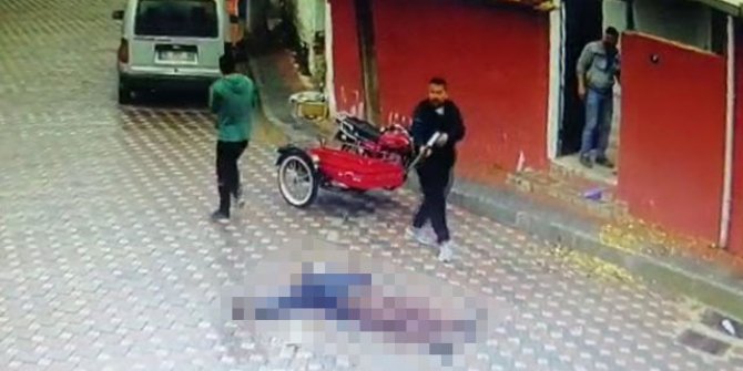 Annesinin eski eşini pompalı tüfekle öldürdüğü anlar güvenlik kamerasında