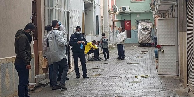 Evinde tabancayla başından vurulmuş halde bulundu 